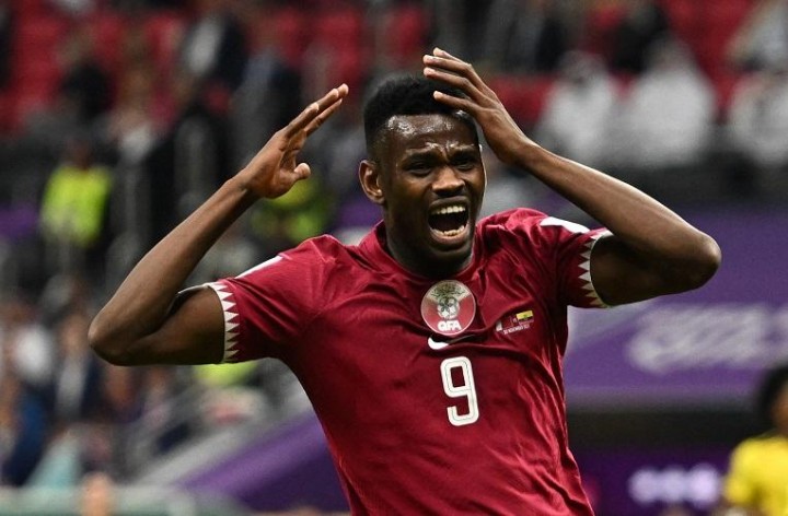 Tim Nasional Qatar saat Melawan Ekuador Pada Pembukaan Piala Dunia Grup A.(iNews/Foto)