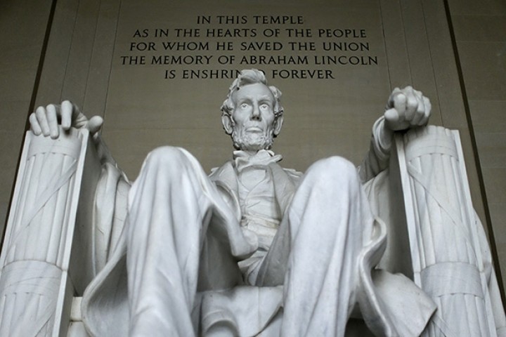 Keji, Patung Abraham Lincoln Kembali Dirusak di Chicago