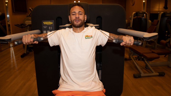 Potret Neymar Saat Jalani Rutinitas Latihsan Fisik. (Neymar.Jr/Foto)