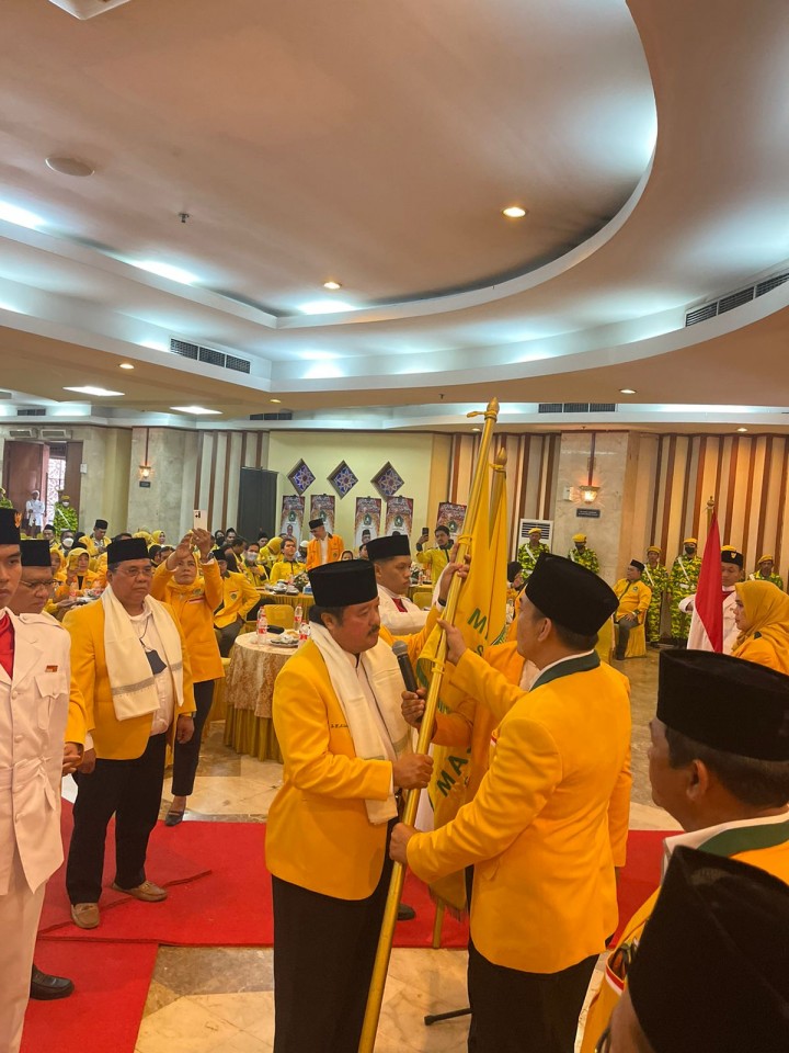 Ketua Umum DPP Satkar Ulama Indonesia, Idris Laena melantik pengurus DPD Satkar Ulama Ulama-HIWASI dan AMSI DKI Jakarta di Masjid At Tin Jakarta