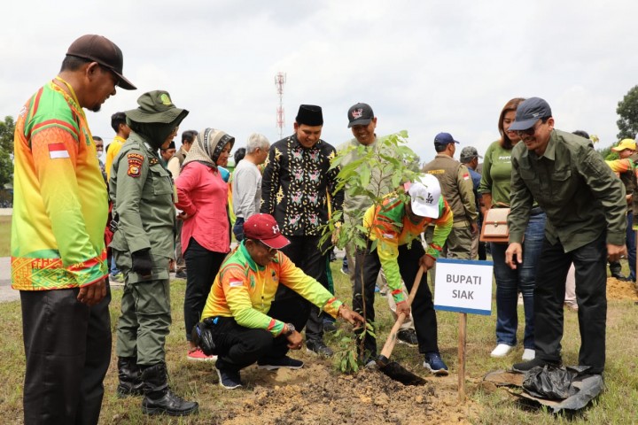 Dukung Aksi Nyata Program Riau Hijau Sekda Siak Apresasi Dinas Lhk