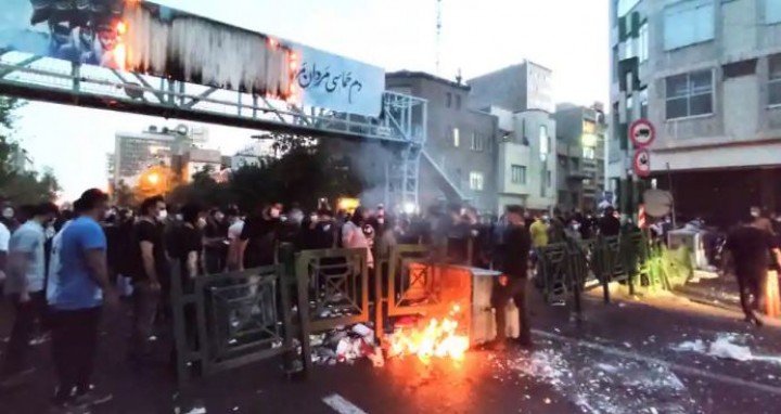 Media Pemerintah Iran Mengabaikan Laporan Jika Polisi Moral Telah Dihapuskan
