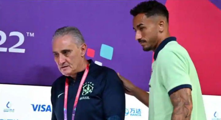 Pelatih Brasil, Tite masih meragukan untuk menurunkan bek sayap Alex Sandro dalam bentrokan perempat final melawan Kroasia /AFP
