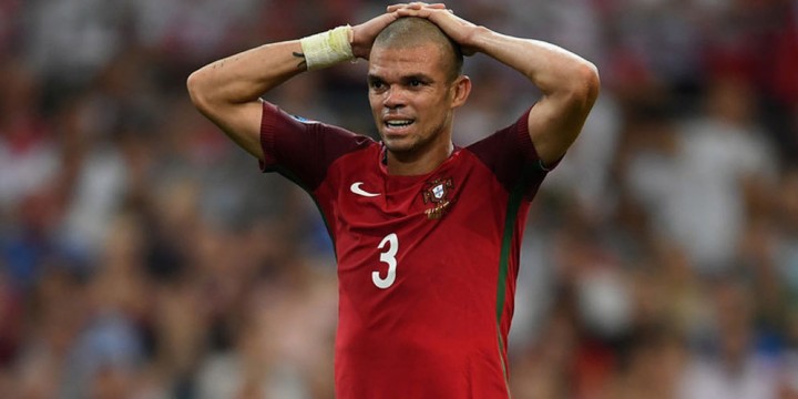 Bek Timnas Portugal, Pepe yang Mengecam Atas Tindakan Kepemimpinan Wasit Focundo Tello di Piala Dunia 2022. (Bola.net/Foto)