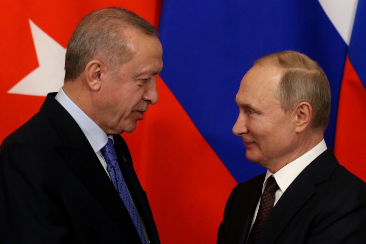 Potret Pertemuan Antara Erdogan Presiden Turkiye dan Vladimir Putin. (NewLinesMagazine.com/Foto)