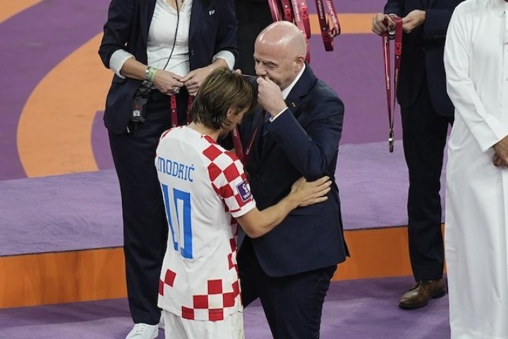 Potret Luka Modric Saat Bawa Kroasia Juara 3 di Piala Dunia 2022. (Bola.net/Foto)