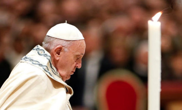 Paus Fransiskus siapkan surat pengunduran diri karena kondisinya semakin memburuk /JPNN.com