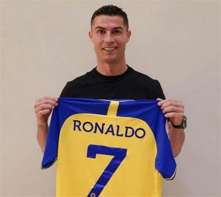 Potret Cristiano Ronaldo dengan Jersey Nomor 7 di Klub Baru Al Nassr. (Twitter/Foto)
