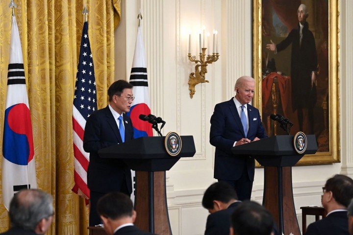 Potret Presiden Amerika Joe Biden dan Presiden Korea Selatan. (CNN Indonesia/Foto)