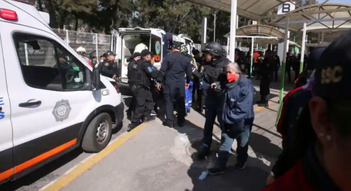 Satu tewas dan 50 terluka setelah tabrakan kereta api di Meksiko /Reuters