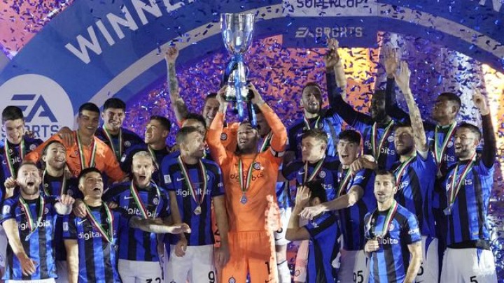 Inter Milan Sukses Jadi Kampiun Piala Super Italia 2022. (Bola.com/Foto)