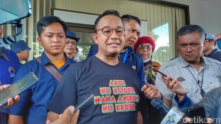 Potret Anies Baswedan Berkunjung ke Bandung Ajak Generasi Millenial Turun ke Dunia Politik. (detik.co.)