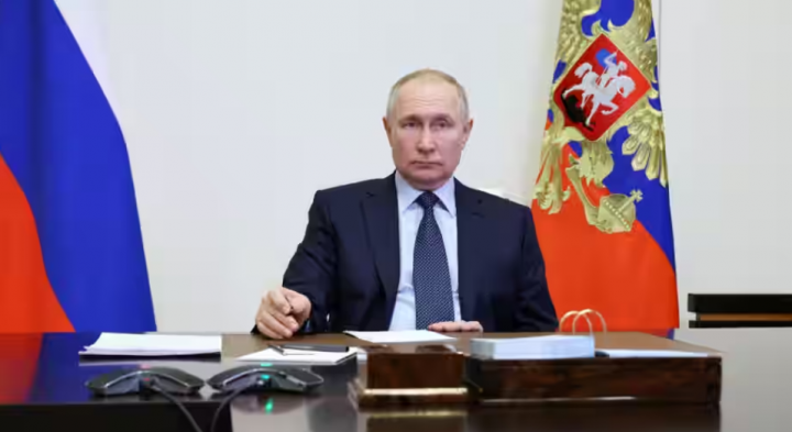 Vladimir Putin tegur pejabat yang mengatakan Rusia bukanlah negara terbaik /AFP