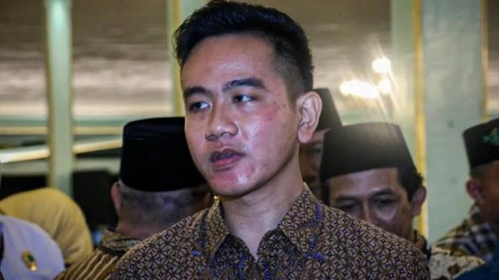 Benarkah Karena Anak Jokowi Gibran Melenggang Mulus Masuk Bursa Cagub DKI Jakarta?