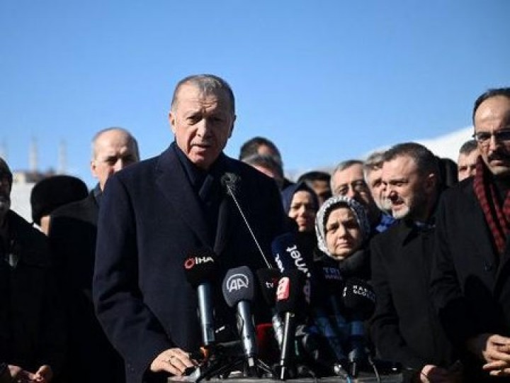 Potret Presiden Turki, Recep Tayyib Erdogan yang Menyampaikan Kabar Kepada Dunia Mengenai Kondisi Pasca Gempa Turki-Suriah. (CNBCIndonesia/Foto)