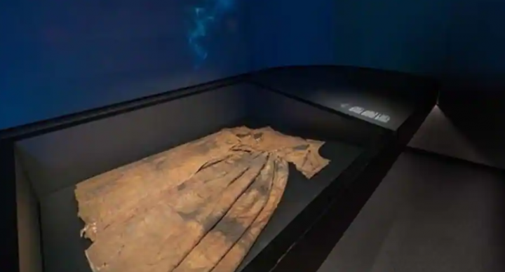 Peneliti temukan gaun pengatin perak pada abad ke-17 dalam sebuah kapal karam /Twitter