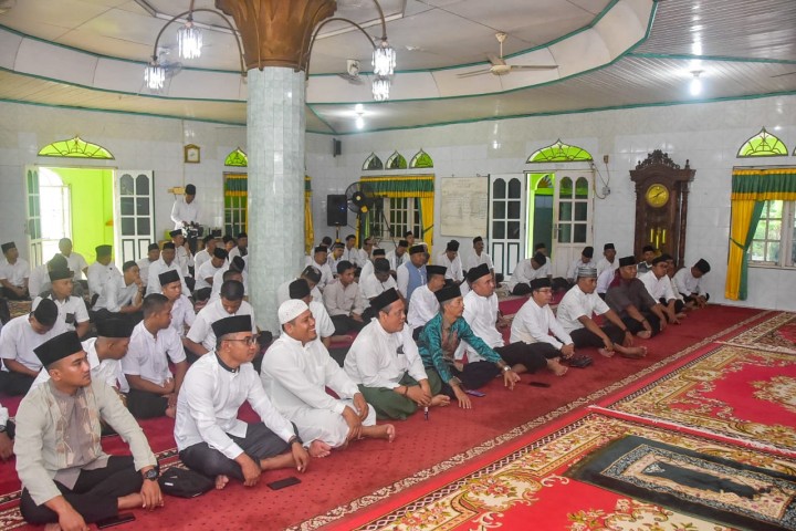 Istighatsah qubro dan isra mi'raj secara virtual oleh Wakil presiden dan KASAD TNI