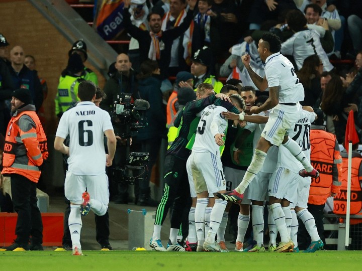 Potret Kemanangan Real Madrid atas Liverpool pada Leg Pertama Babak 16 Liga Champions 2023. (Okezone/Foto)
