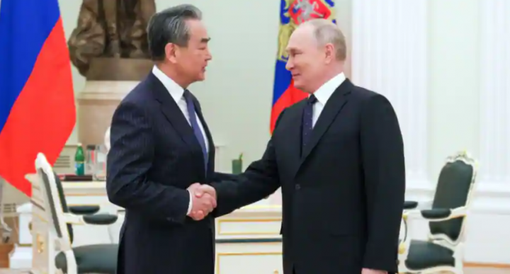 Diplomat China, Wang Yi bertemu dengan Vladimir Putin bicarakan Krisis Rusia-Ukraina /AFP