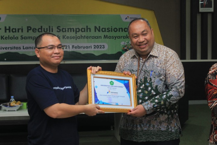 PT Pertamina Hulu Rokan (PHR) Wilayah Kerja (WK) Rokan menerima penghargaan atas inisiatif pengurangan sampah dari Universitas Lancang Kuning (Unilak) Riau pada Hari Sampah Nasional 2023.