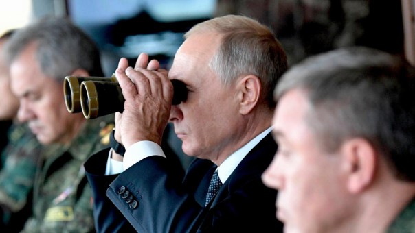 Potret Presiden Rusia Vladimir Putin yang Tetap Kekeh dengan Perang, Feeling AS-NATO sedang Rancang Serangan di Ukraina. (detik.com/Foto)