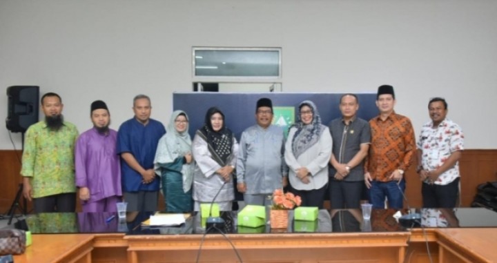 Komisi I DPRD Bengkalis saat rapat bersama Disdukcapil Riau bahasa IKD