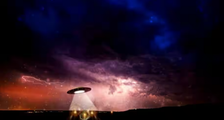 Warga Irlandia melihat penampakan diduga UFO di langit malam /net