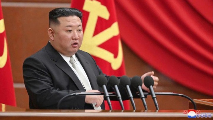 Potret Presiden Korea Utara, Kim Jong-un yang Desak PBB Hentikan Latihan Militer AS-Korsel. (CNNIndonesia/Foto)
