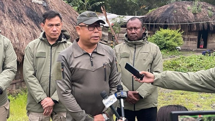 Potret Polisi yang Melaporkan ke Media Tindakan Biadab Pimpinan KKB Egianus Kogoya Bunuh Anak 8 Tahun Kepala Kampung di Kuyugawe Papua. (tvOne/Foto)