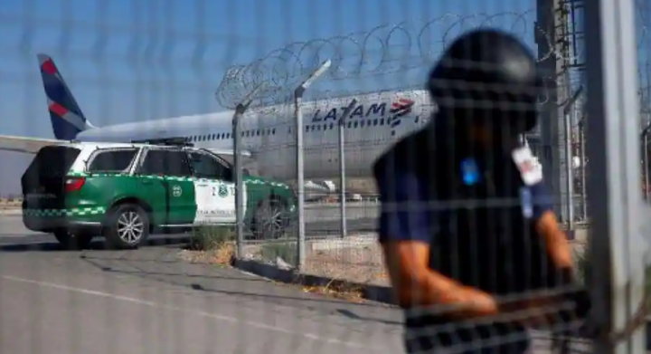 2 orang tewas setelah baku tembak terjadi di bandara Santiago /AFP