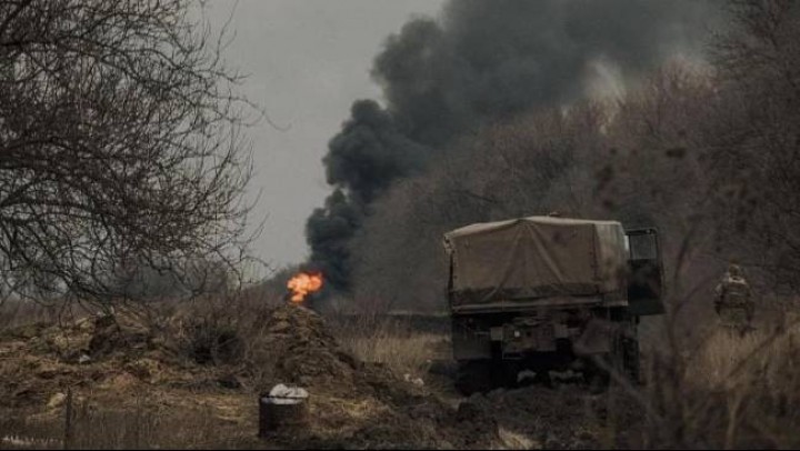 Posisi pasukan Ukraina yang dihajar artileri Rusia di dekat Bakhmut pada 3 Maret 2023. Serangan besar-besaran Rusia menghantam beberapa wilayah Ukraina, Kamis pagi (9/3/2023), termasuk menghajar ibu kota Kiev, pelabuhan Laut Hitam Odesa, dan kota terbesar kedua Kharkiv. (Sumber: New York Times)