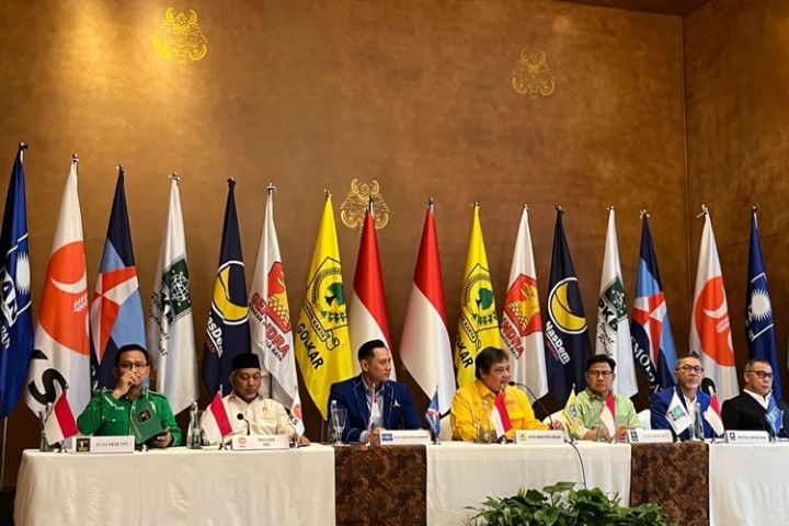 Sering Bagi-bagi Sembako Sampai Buat Acara di Hotel Mewah, dari Mana Sumber Keuangan Partai Politik?
