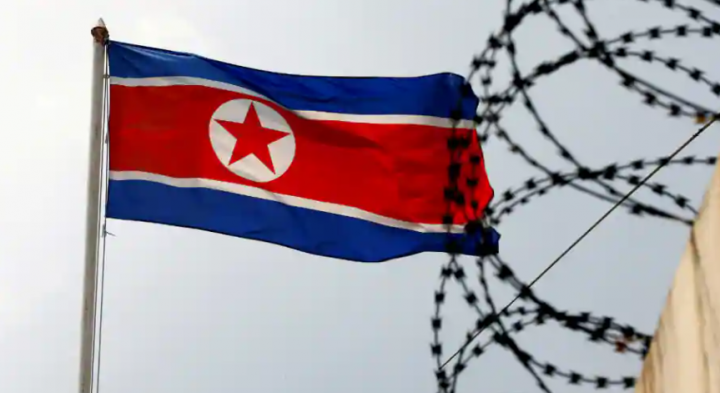 Korsel laporkan Korea Utara luncurkan rudal yang tak dikenal /Reuters
