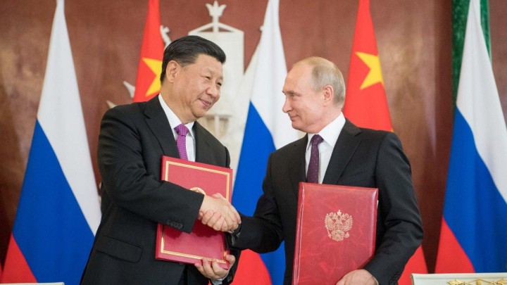 Cina Untung Besar, Hemat Miliaran Dolar Beli Minyak Rusia. (Liputan6.com/Foto)