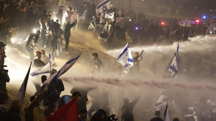 Pemerintah Netanyahu Terancam Kolaps usai Pemecatan Menhan, Potret Kekacauan yang Terjadi Akibat Aksi Protes Oleh WaliKota dan MAsyarakatr di Israel (MSN/Foto)