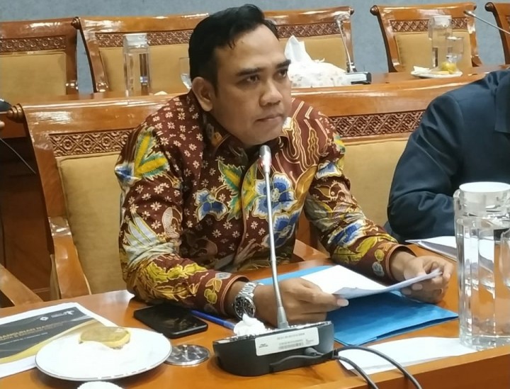 Anggota Komisi X DPR RI dari Fraksi Gerindra Ali Zamroni mengecam kalangan politisi yang membuat Indonesia gagal menjadi tuan rumah Piala Dunia U-20 2023. Sumber: beritabuana.co
