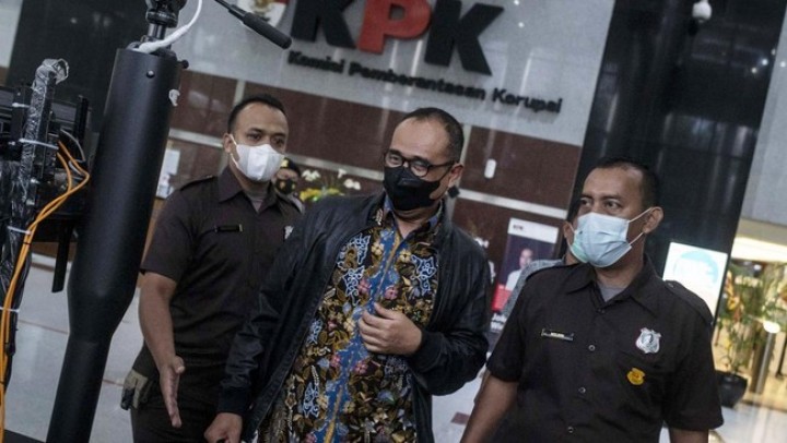 KPK Resmi Tetapkan Rafael Alun Trisambodo Sebagai Tersangka. (CNNIndonesia/Foto)