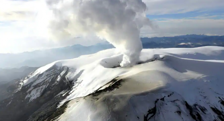 Gunung Berapi Nevado Del Ruiz di Kolombo yang tewaskan 25.000 orang dilaporkan aktif kembali /AFP