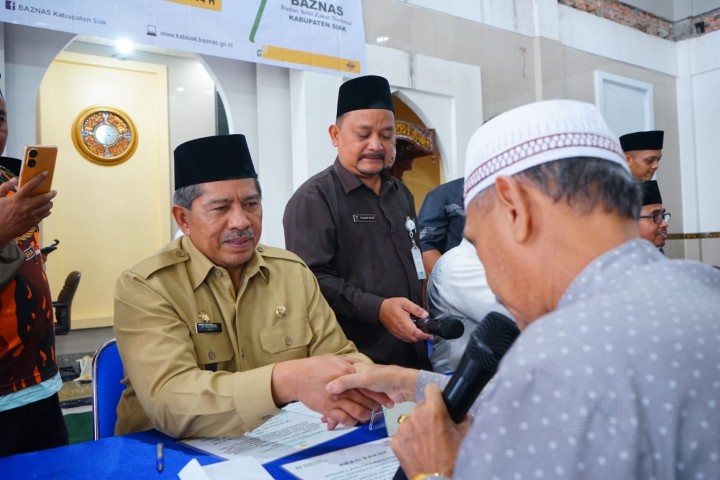 Bupati Alfedri Harap Mustahik Hari ini Jadi Penerima Zakat Tahun Depan Jadi Muzakki 