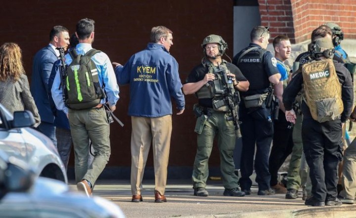 Pelaku Penembakan di Bank Kentucky AS Beraksi Sambil 'Live Streaming'.(CNN/Foto)