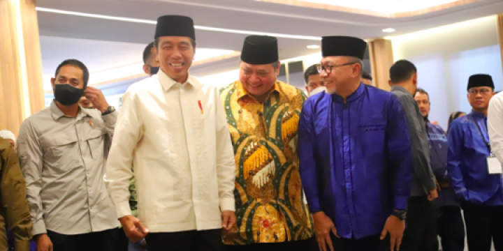 Koalisi Besar merupakan penggabungan antara Koalisi Indonesia Bersatu (KIB), Koalisi Kebangkitan Indonesia Raya (KKIR), dan belakangan PDIP. Sumber: merdeka.com