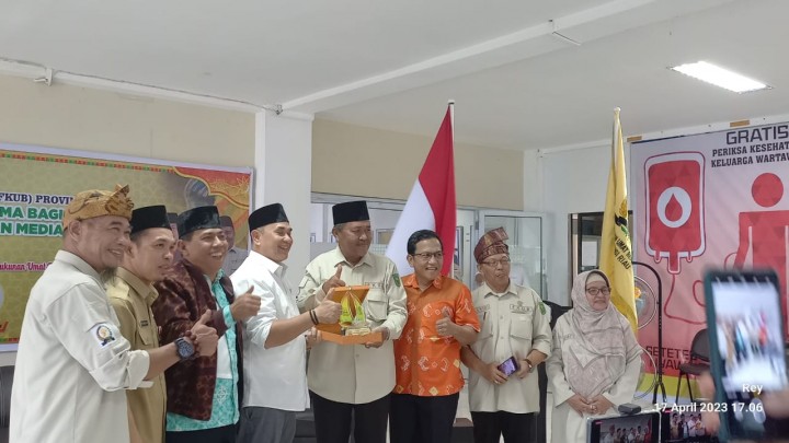 Foto : Tingkatkan Toleransi Agar Tercipta Kerukunan Umat Beragama, FKUB Riau Gelar Dialog Bersama Insan Pers