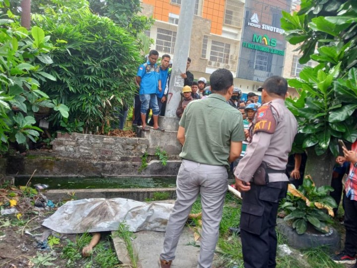 Jasad Rafi ditemukan di pinggir Jalan SM Amin Pekanbaru