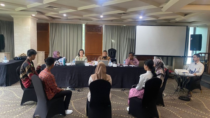 _Para peserta mengikuti proses seleksi wawancara dan Forum Grup Diskusi (FGD) yang dilaksanakan di Hotel Aryaduta, Pekanbaru, Rabu (3/5)._