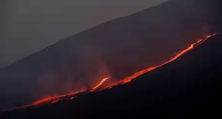 Gunung Etna adalah gunung berapi paling aktif di Eropa. Letusan besar terakhir terjadi pada tahun 1992 /Reuters