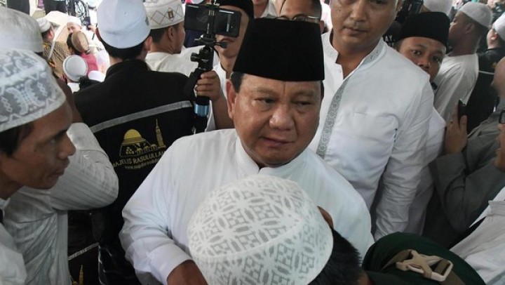 Prabowo Hadiri Haul Habib Munzir, Bicara Nyapres di Depan Jemaah: Saya Wakafkan Sisa Hidup untuk Negara. (detik.com/Foto)