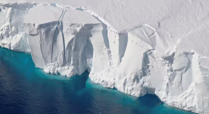 Citra satelit dari lapisan es Antartika /Reuters