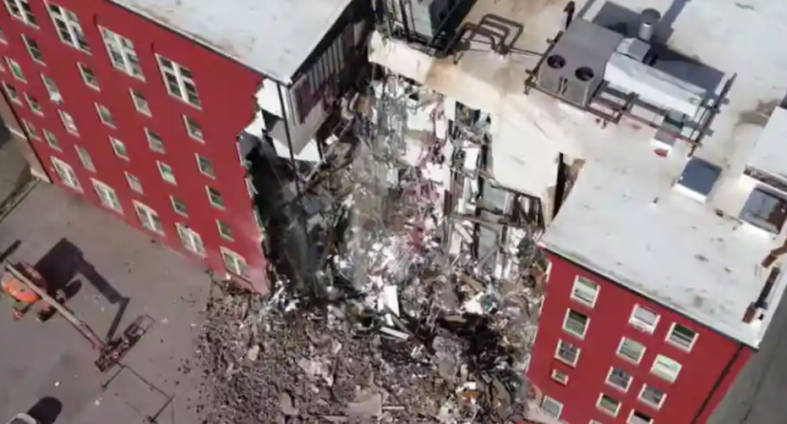 Visual bangunan gedung apartemen yang runtuh timbulkan korban jiwa /Twitter