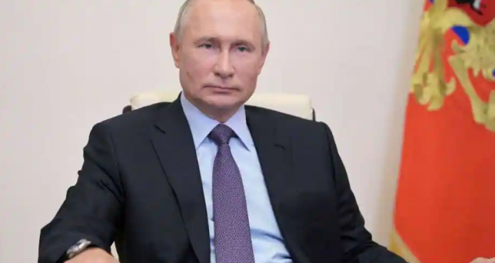 Cyber menyebarkan video palsu Vladimir Putin di TV Rusia tentang untuk menyerang penuh Ukraina /Reuters