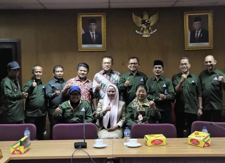Bahas Masalah Ketenagakerjaan, Komisi V DPRD Riau Audensi Dengan Badan Pekerja LKS Tripartit 